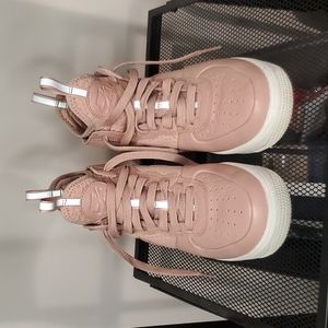 Nike Women’s Sneakers Pink Taupe with White Soles